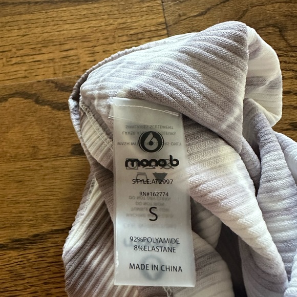 Women’s Razorback Ribbed Crop Tank Top - Picture 3 of 3